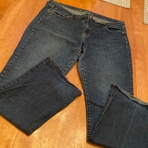 Old Navy The Sweetheart denim boot cut jeans some wear at bottom of legs 16